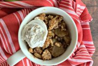 Quick Apple Mug Crumble