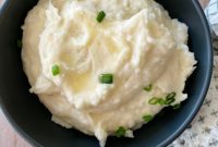 Ultimate Creamy Slow Cooker Mashed Potatoes