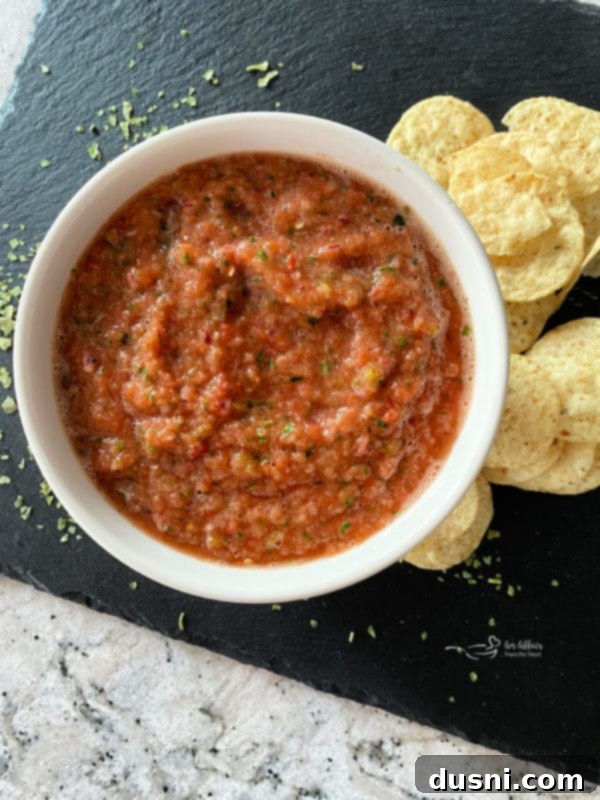 Easy Dump Salsa with chips