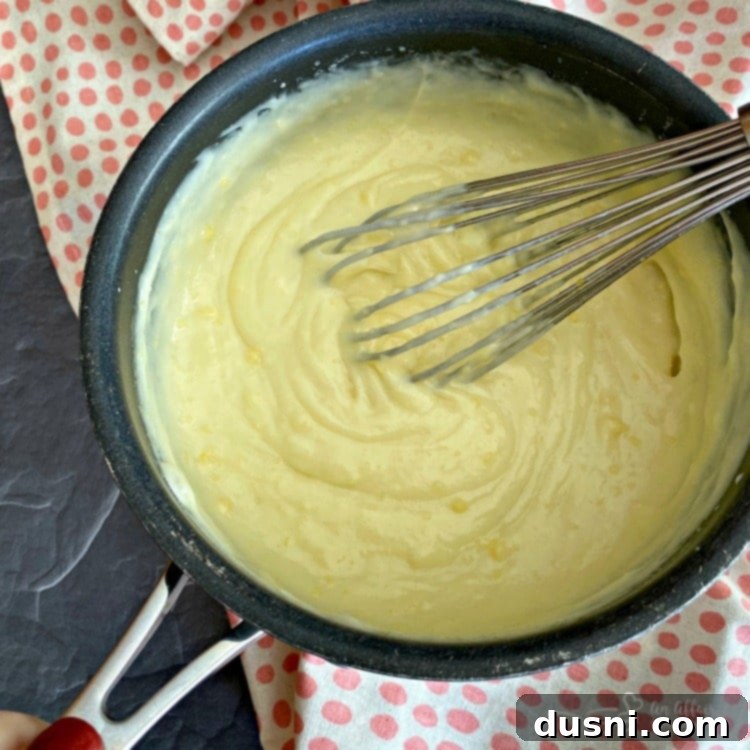 Perfectly cooked vanilla custard for pie filling