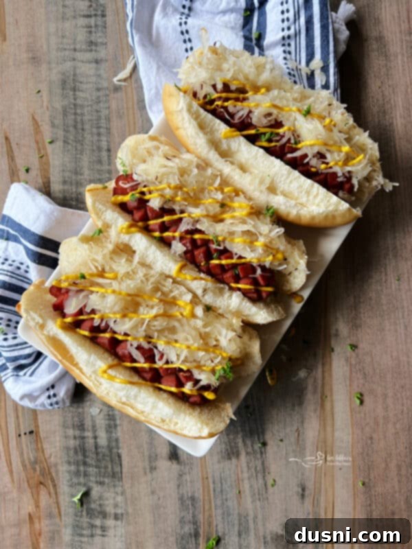 Smoky Franks with Tangy Kraut 15 Smoked hot dog with kraut and mustard