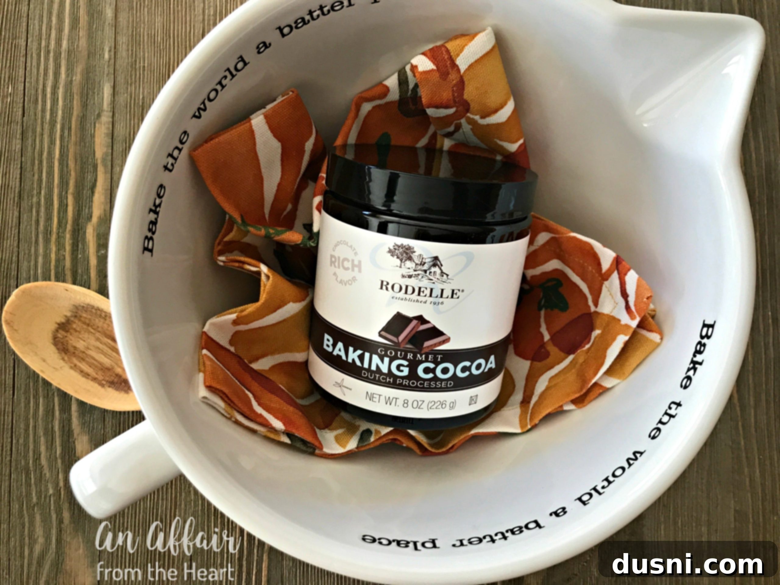 Rodelle Dutch Cocoa Powder container